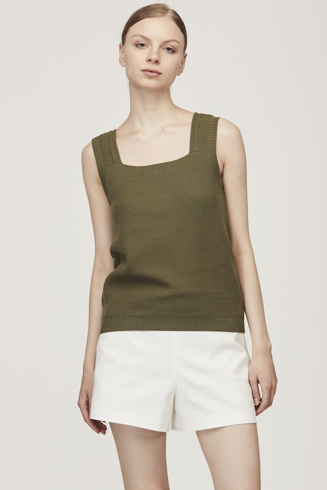 6600 kgreen sleeveless top