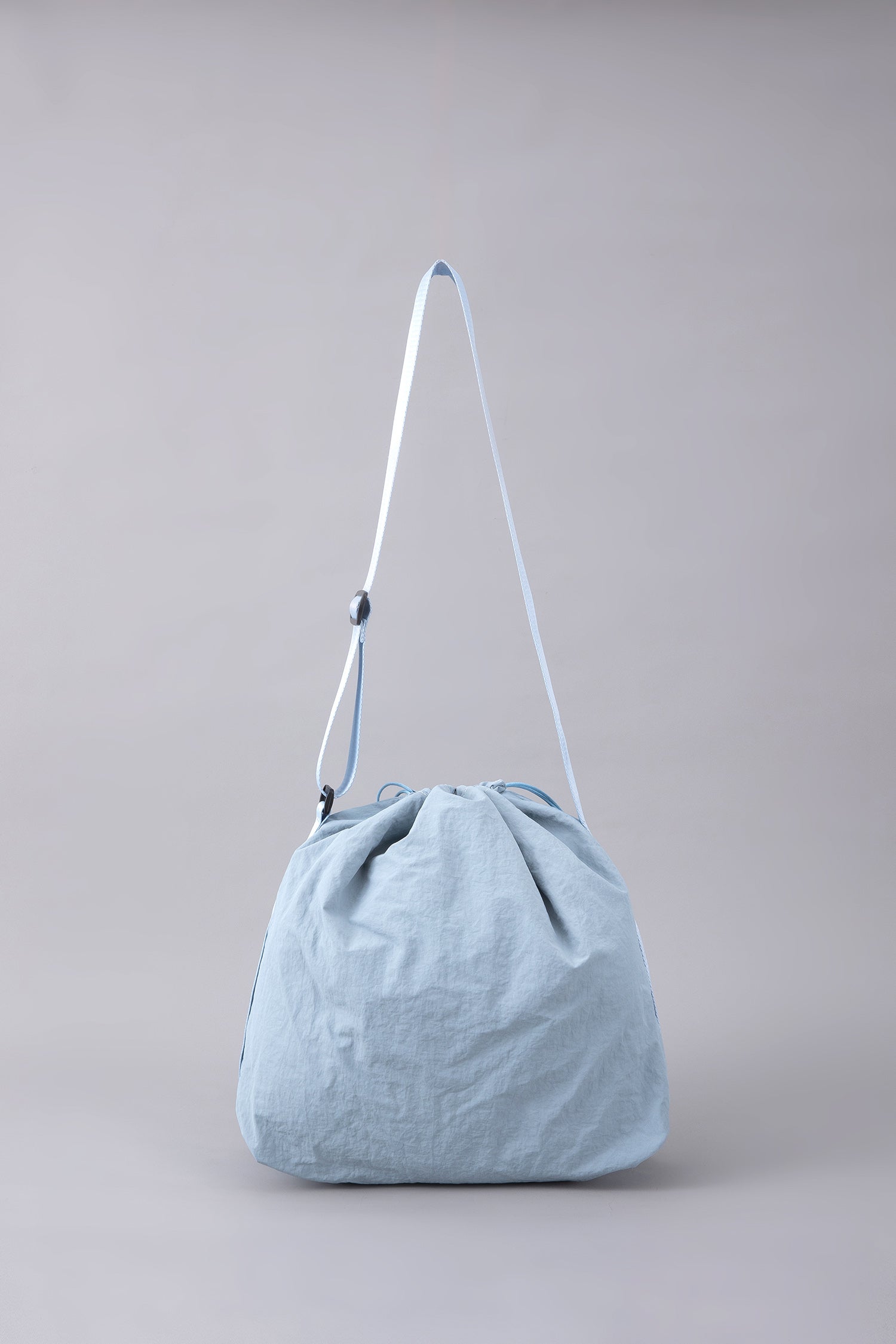 DRAWSTRING BUCKET BAG STANDING OVATION