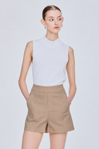 Single Welt Pockets Shorts