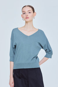 Wide-V Relax Top