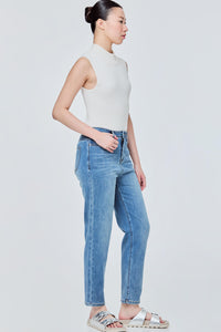 Classic Tapered Cut Jeans