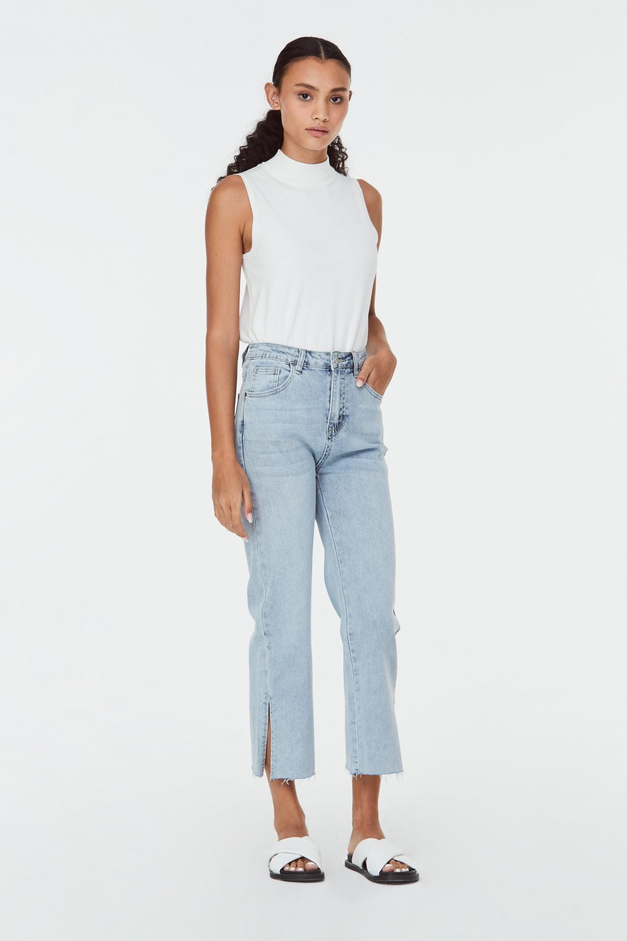 10189 FRAYING SLIT JEANS LIGHT DENIM