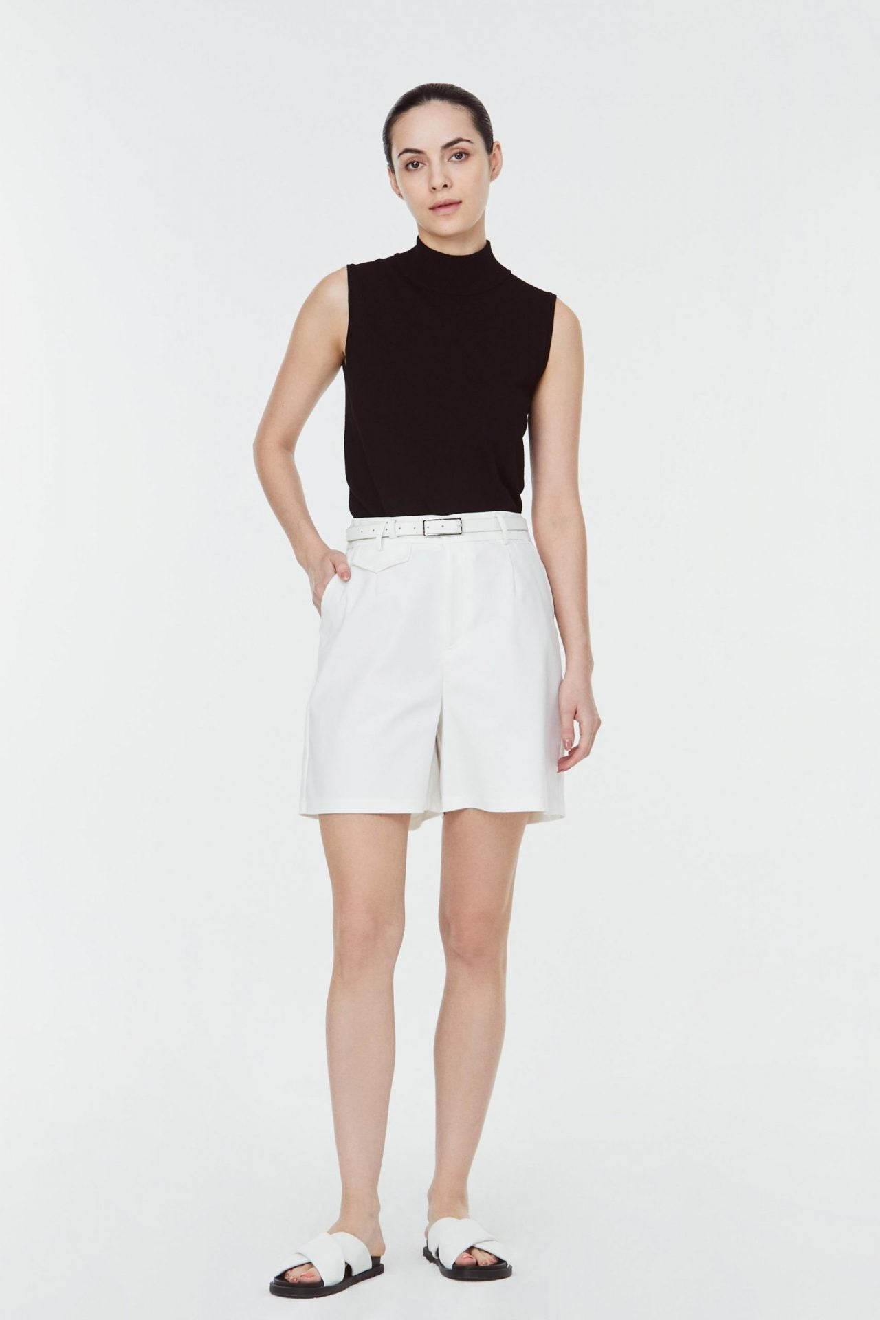 10263 POCKET FLAP SHORTS CREAM