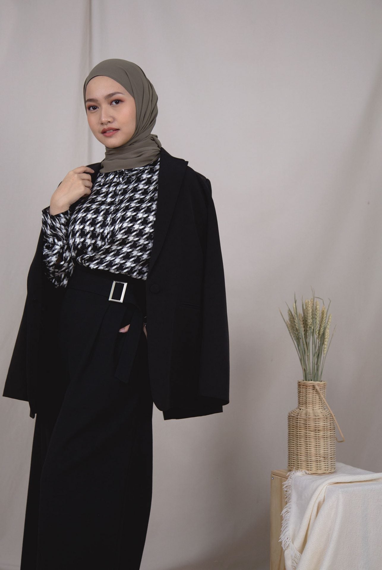 10669 10666 10665 Black C