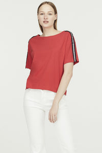 7486 SHOULDER TRIM TOP RED