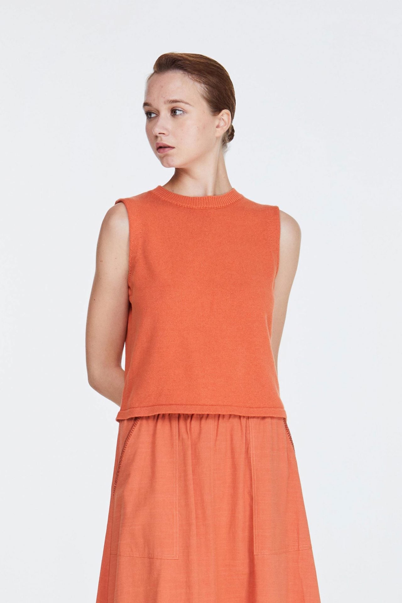 8954-ORANGE-SLEEVELESS-KNIT-TOP