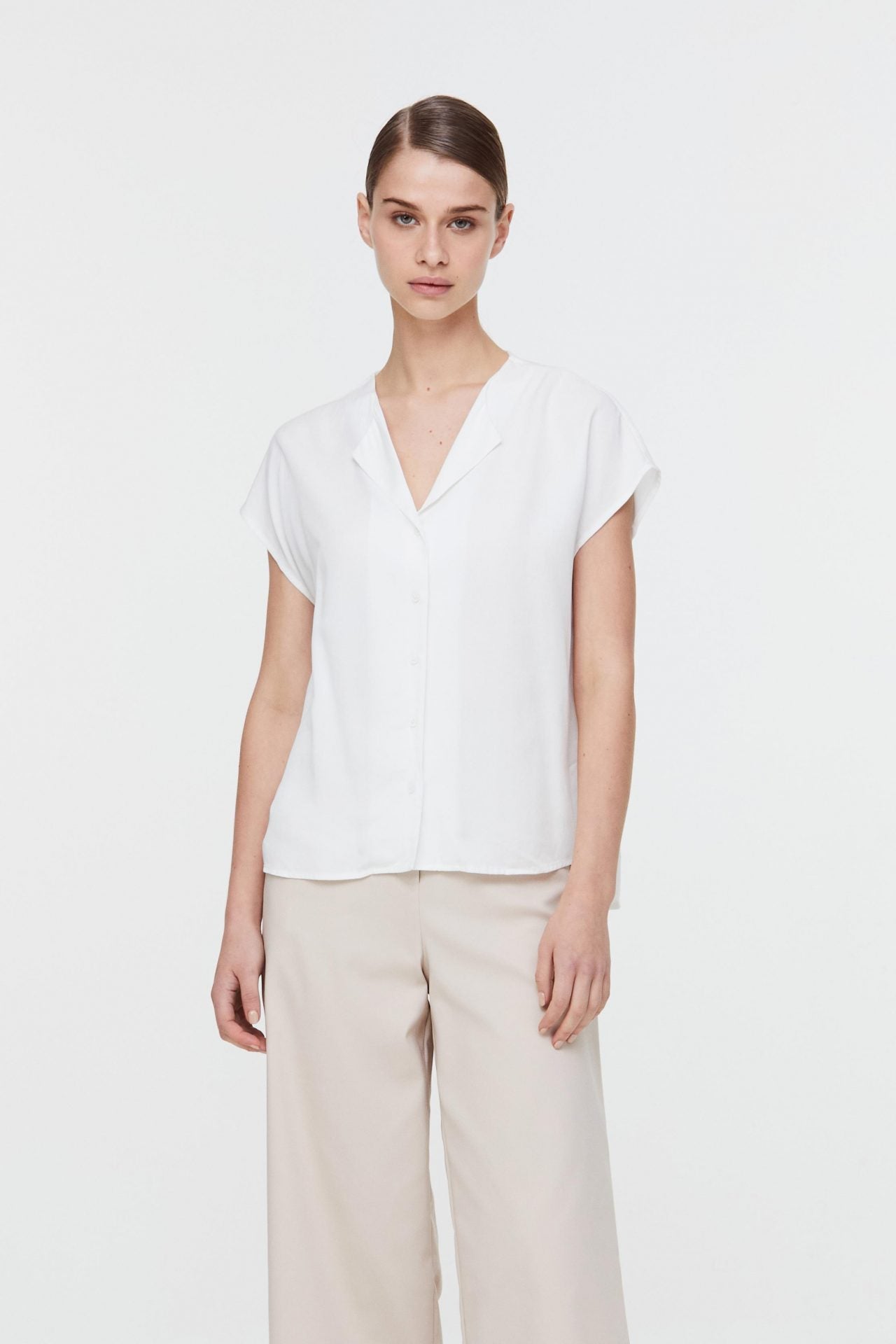 9039 CREAM V NECK TOP