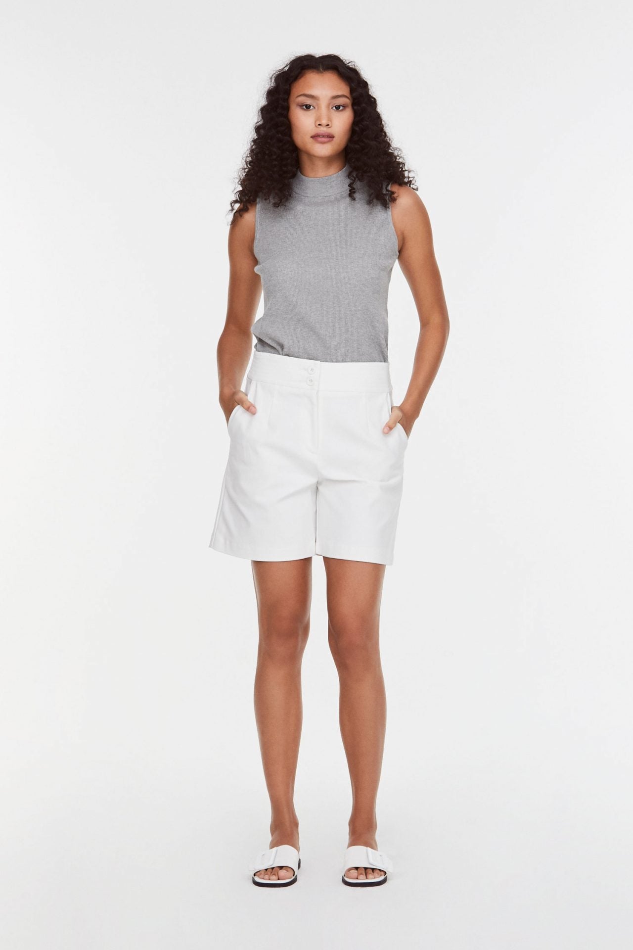 9407 CREAM WIDE BAND SHORTS