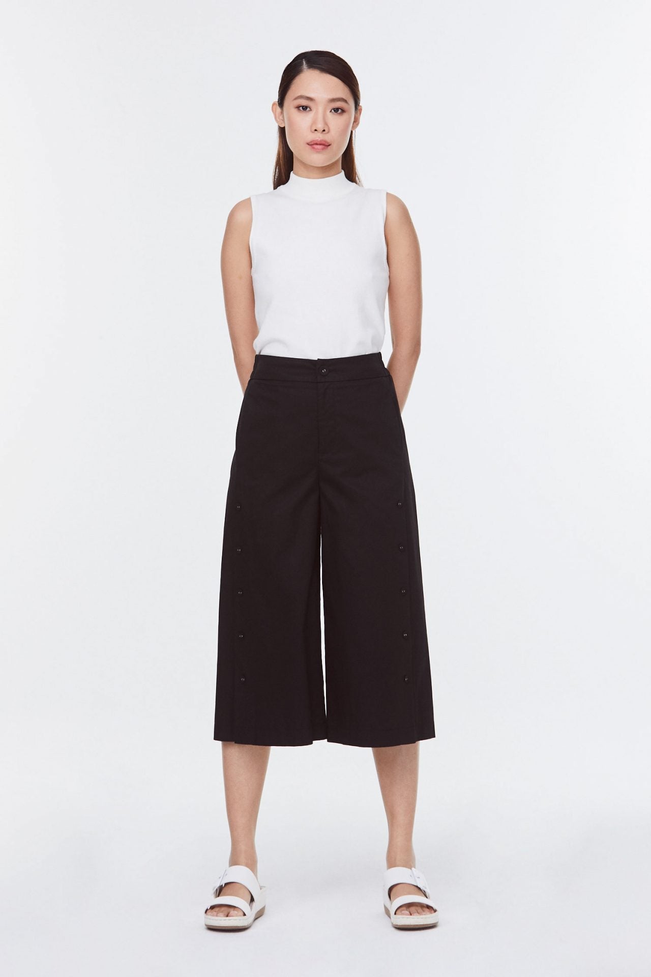 9488 Black culottes