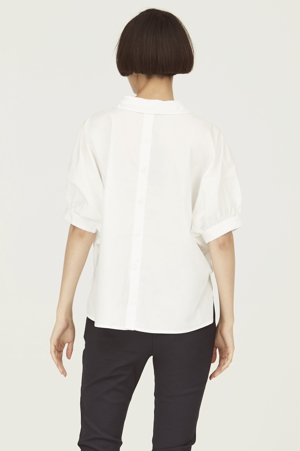 AB6588 CREAM WIDE BACK BUTTON COLLARED BLOUSE BLACK