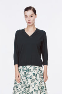 AKB 10024 V-NECK TOP D. GREEN
