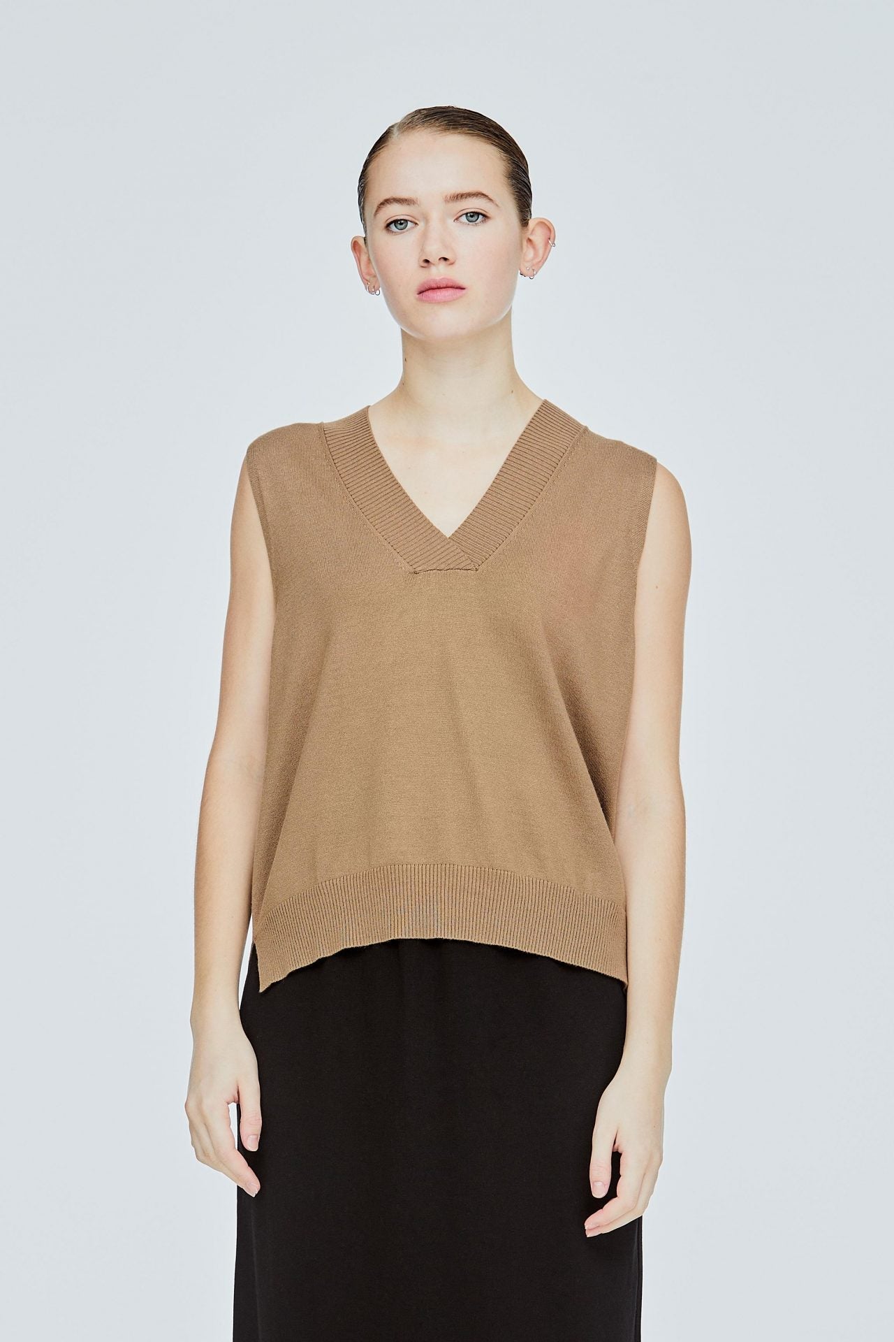 AKV 10662 KNITTED ASYMMETRICAL VEST BROWN
