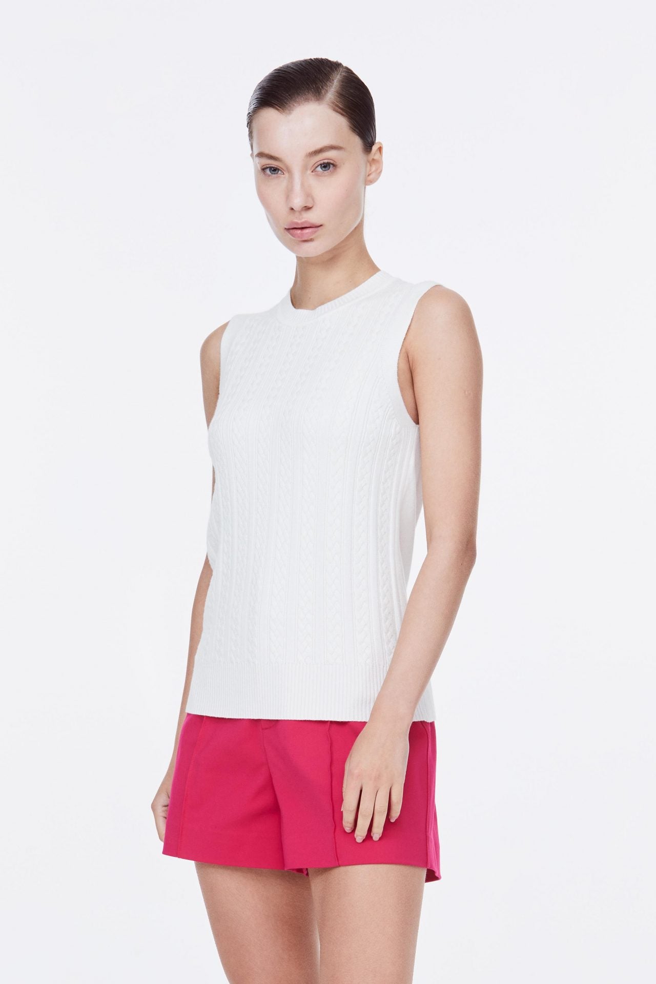 AKV 11178 SLEEVELESS KNIT TOP CREAM