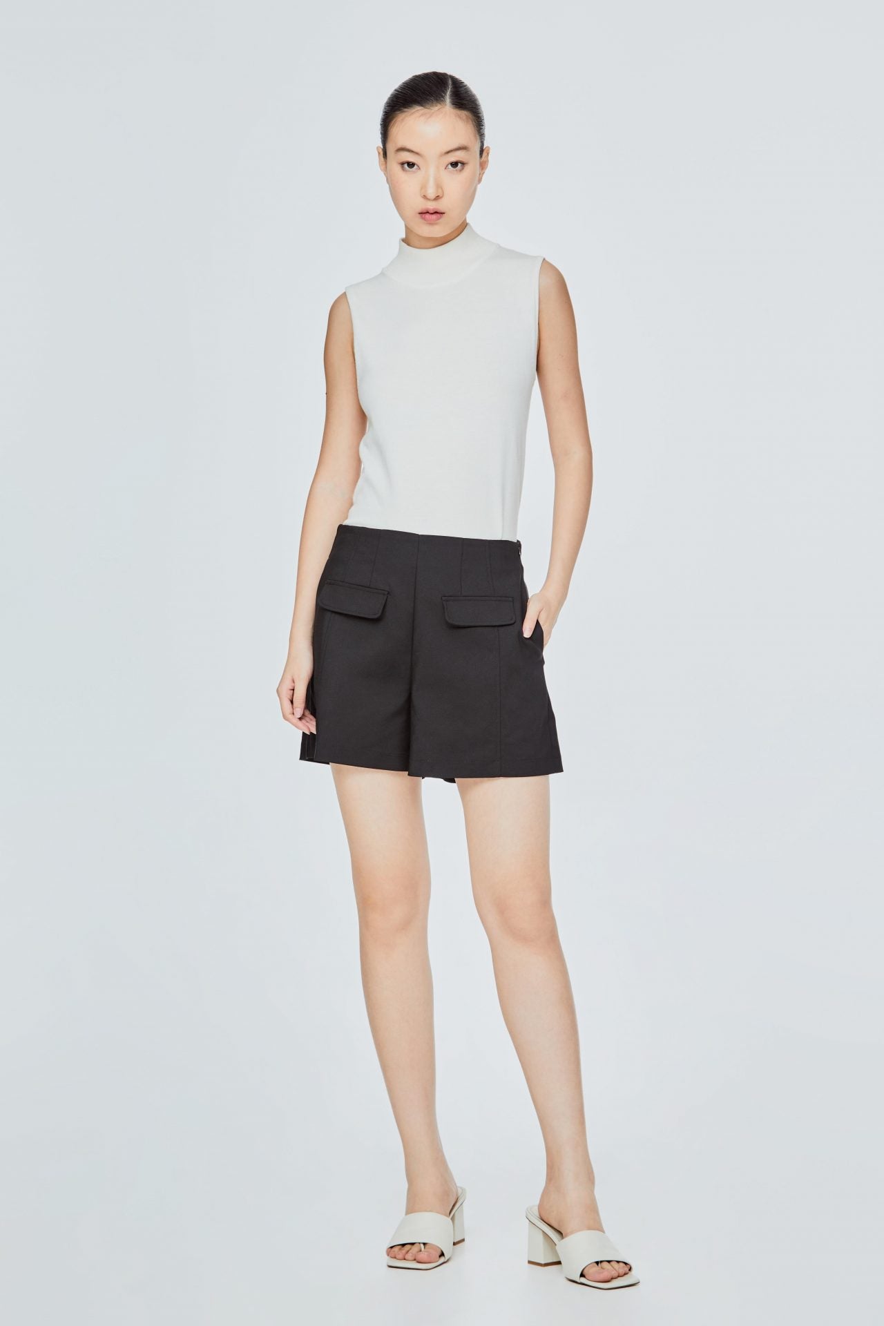AP 11841 PANELLED POCKET SHORTS BLACK