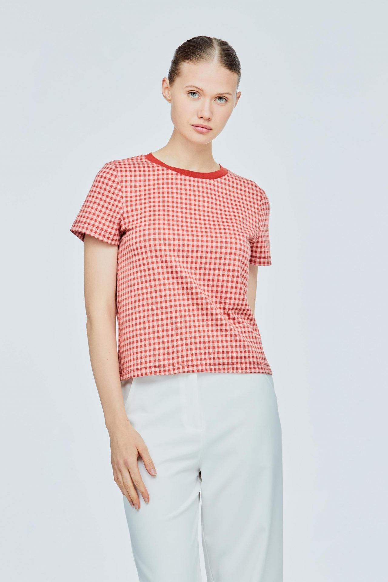 AT 11739 CHECKERED TEE RUBY
