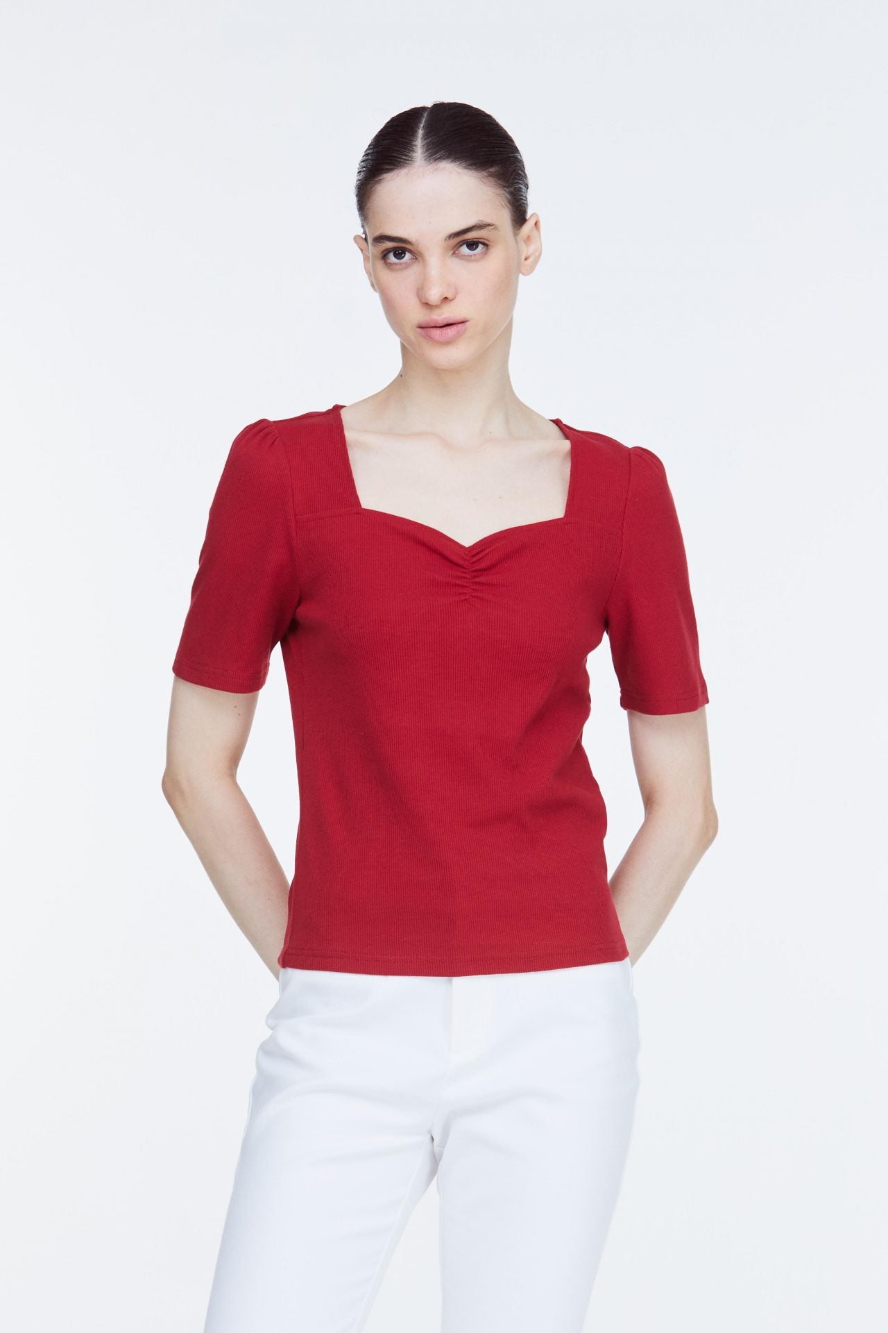 AT 8737 SWSEETHEART NECKLINE TOP DARK RED