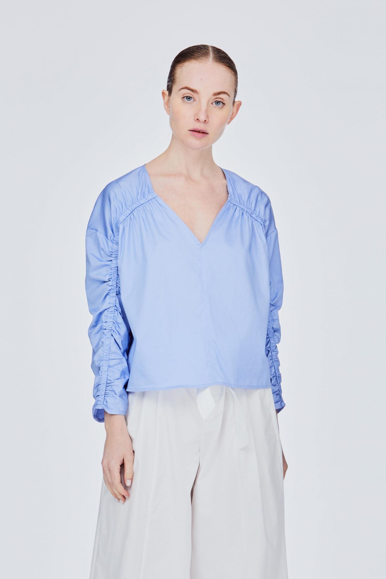 BB 11632 V NECKLINED RUFFLED SLEEVE TOP PERIWINKLE