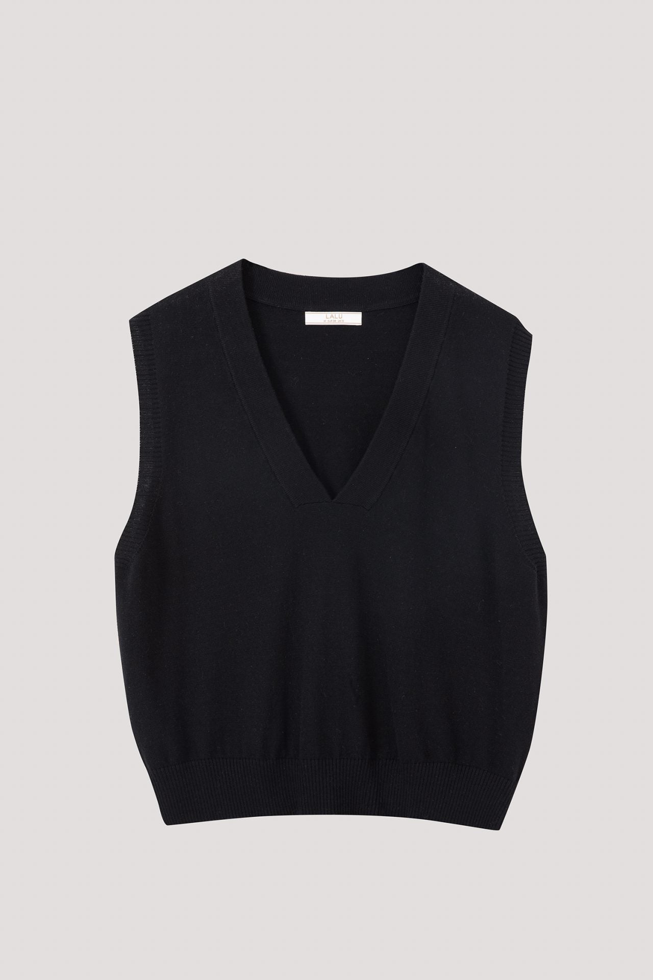 BKV 10085 DEEP V-NECK KNIT TOP BLACK