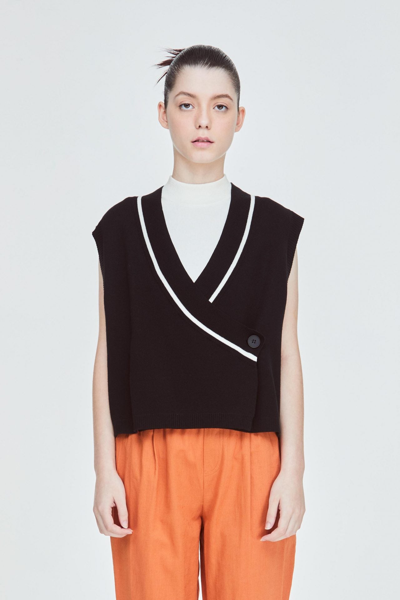 BKV 10808 COAT V-NECK BLACK