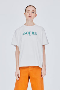 BT 11701 TYPOGRAPHY TEE CREAM
