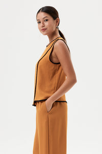 Contrast Binded Sleeveless Top