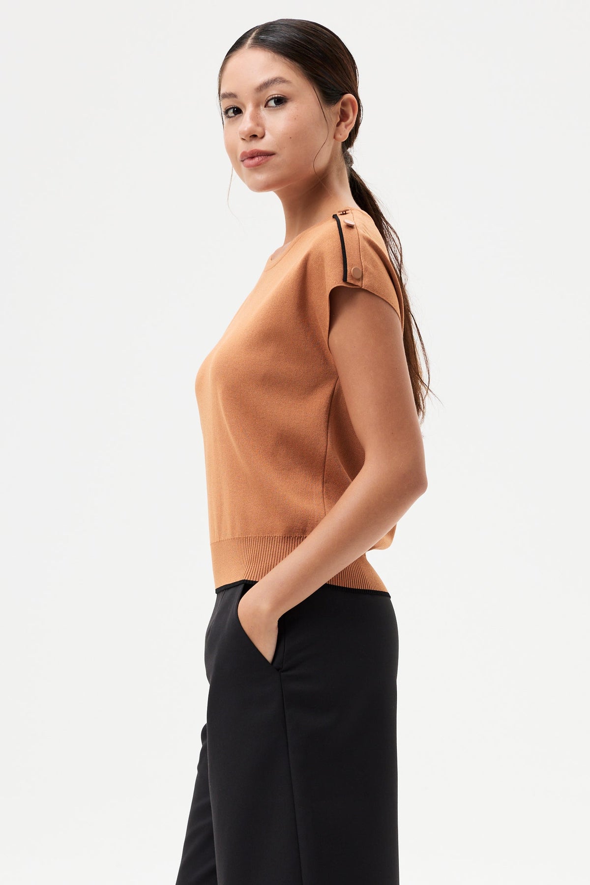 Buttons Piping Magyar Knit Top