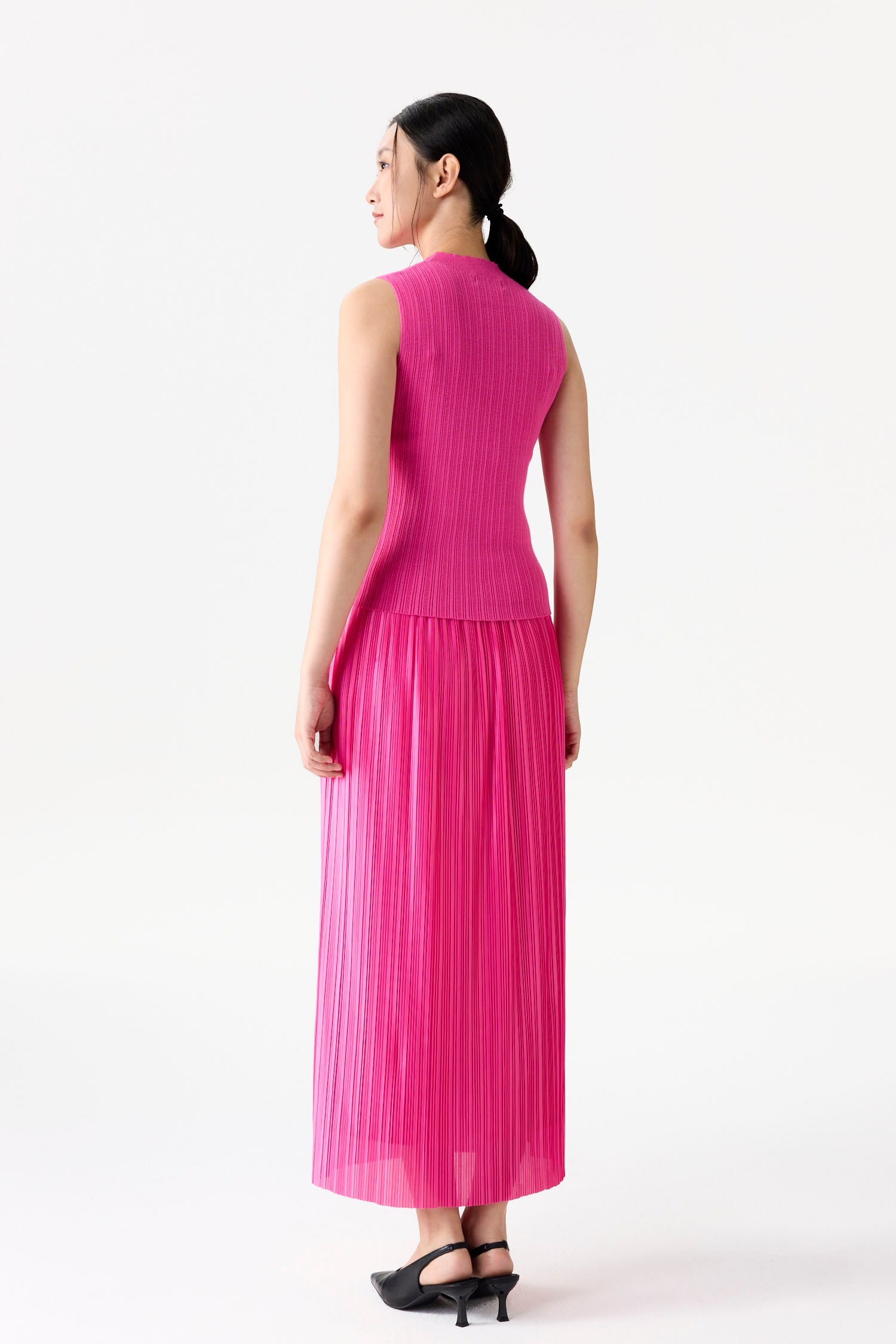 Sleeveless Ribbed Knit Top