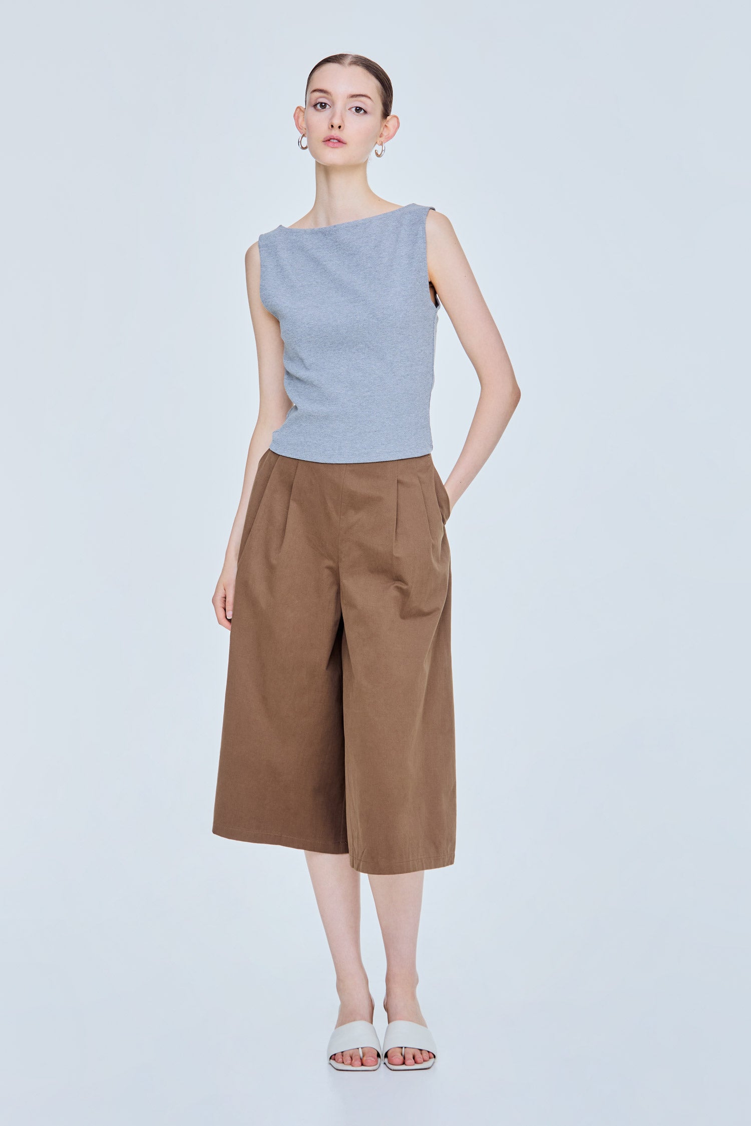 Clean Sleeveless Boat Neck Top