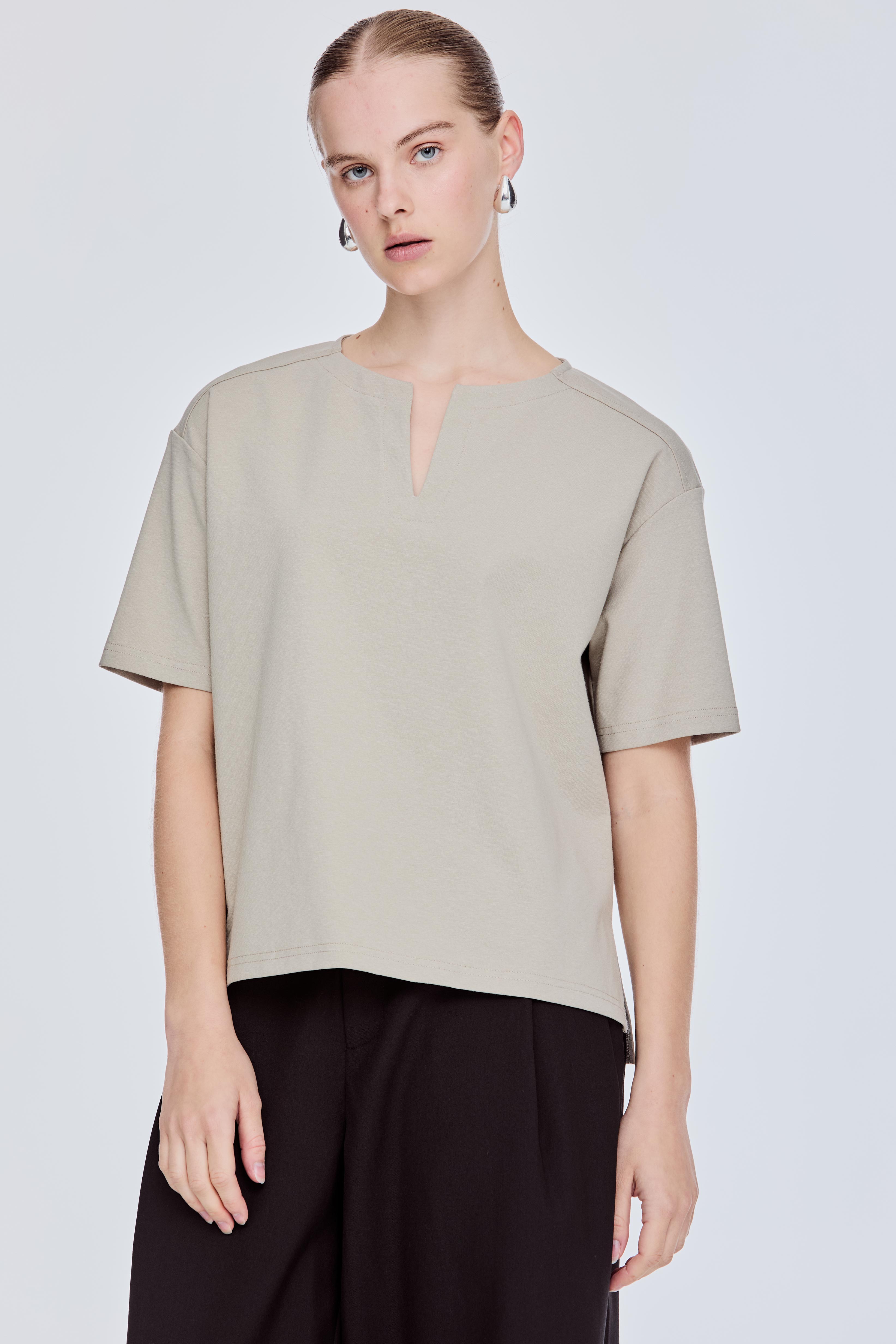 Basic Split Crew Tee – iORA Malaysia