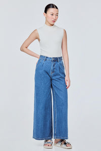 Pleated Wide Leg Jeans