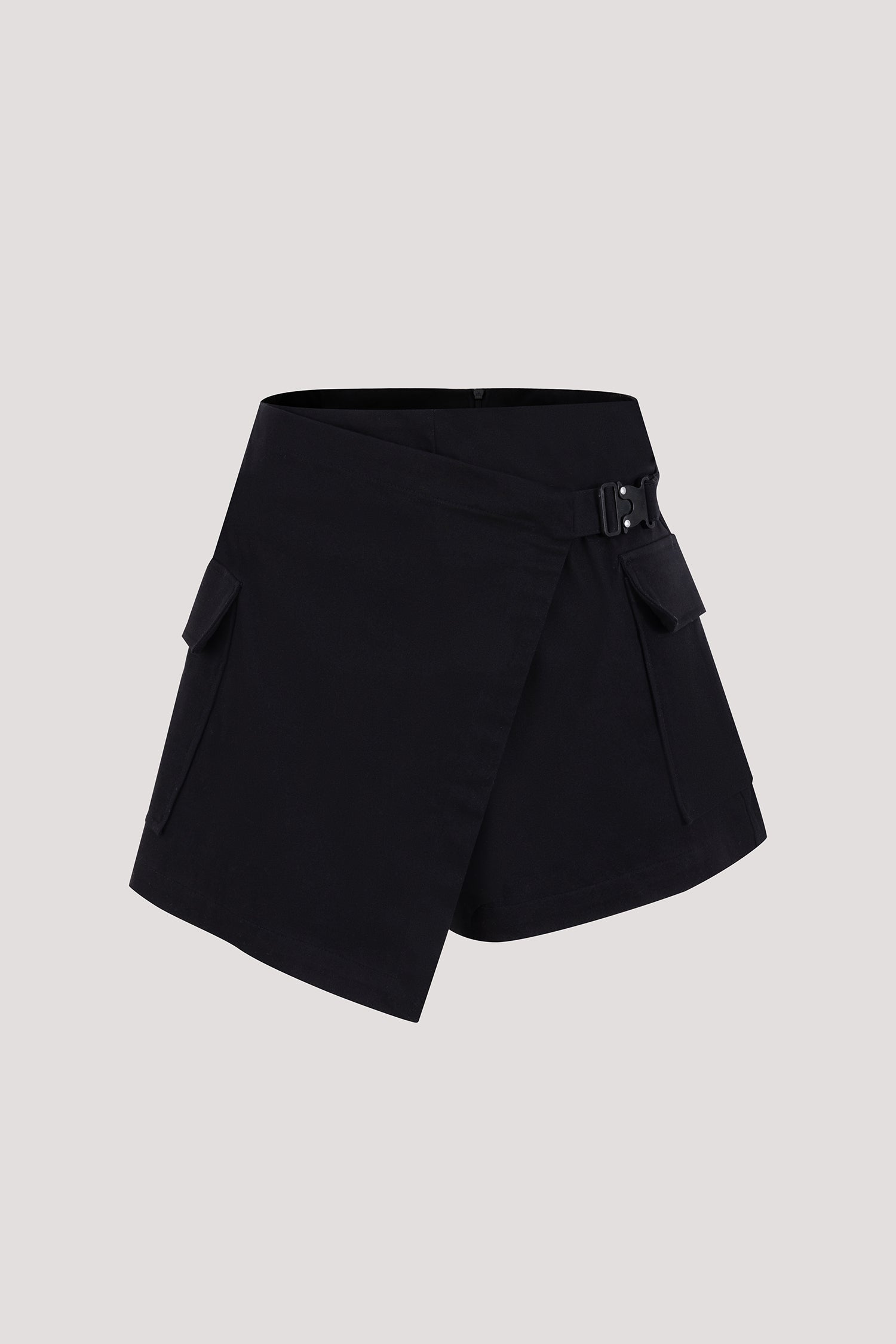 Overlapped Panel Buckle Shorts