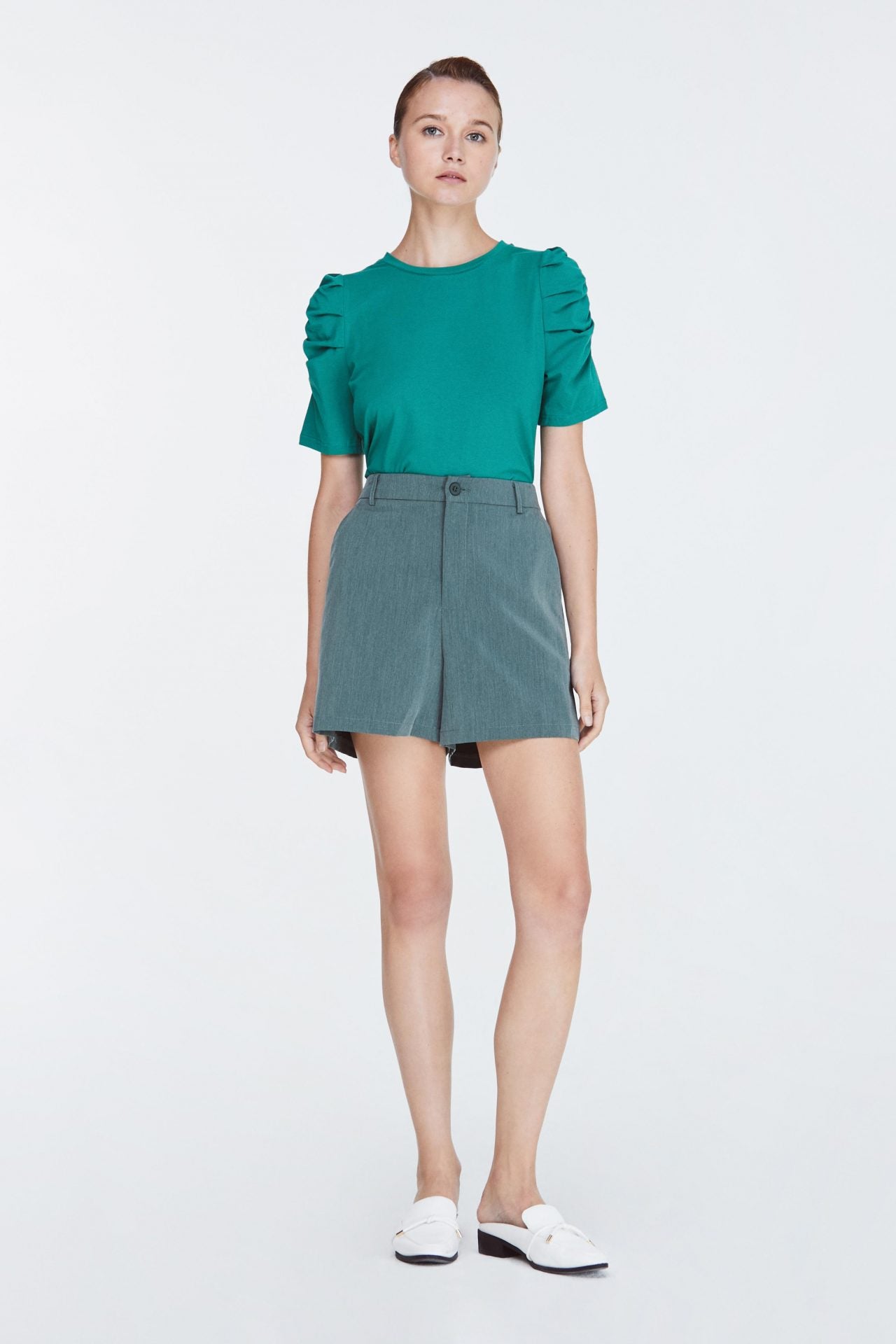 10709 PINE CLASSIC TAILORED SHORTS