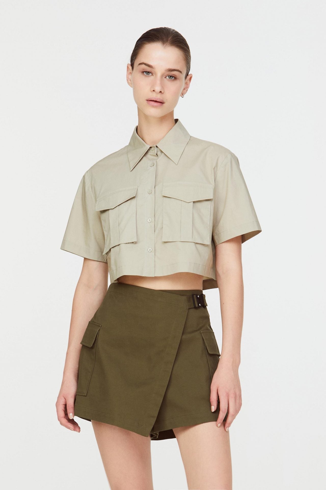 10742 SAGE CROPPED DOUBLE POCKET TOP