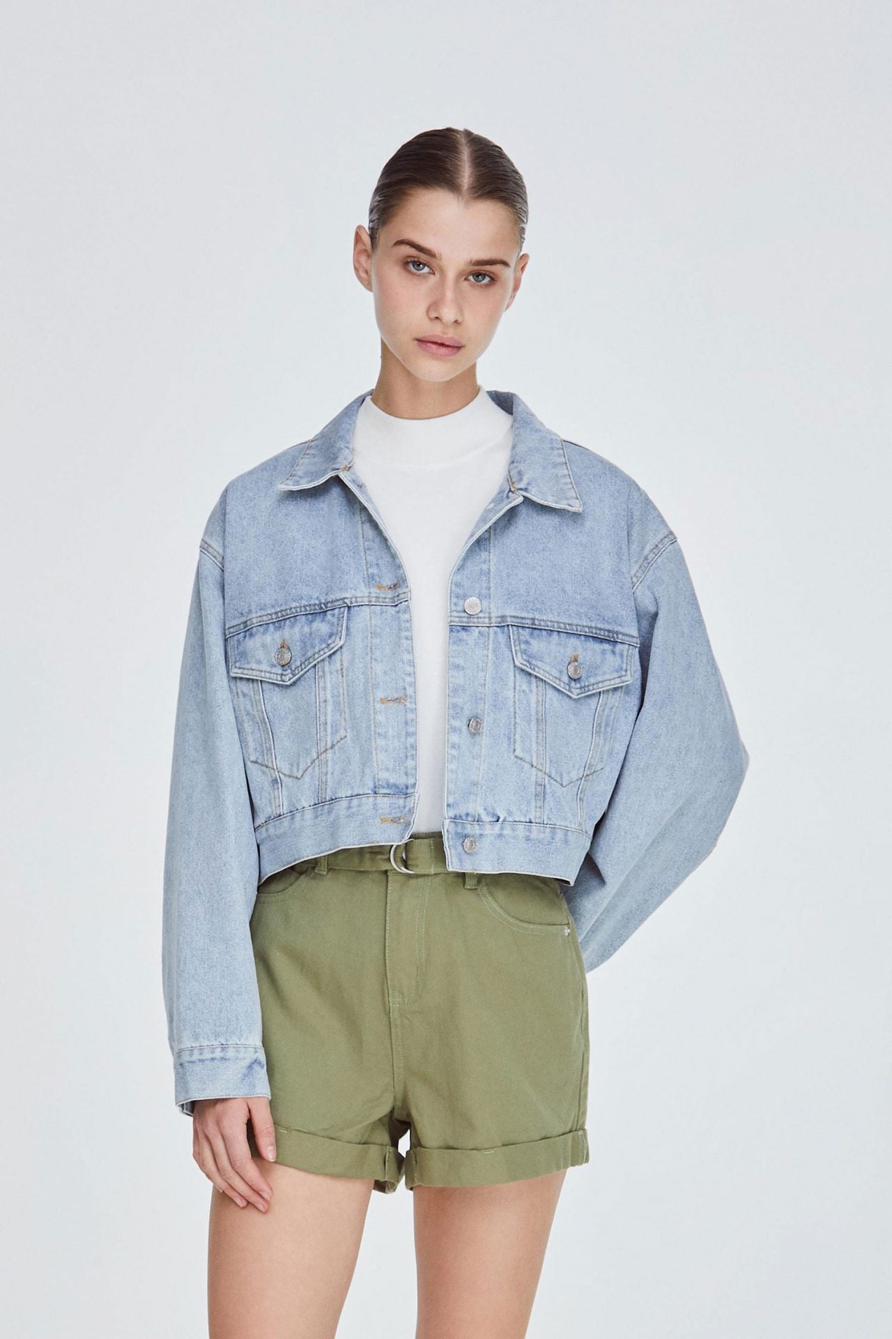 10868-LIGHT-DENIM-CLASSIC-BUTTON-DOWN-CROPPED-JACKET