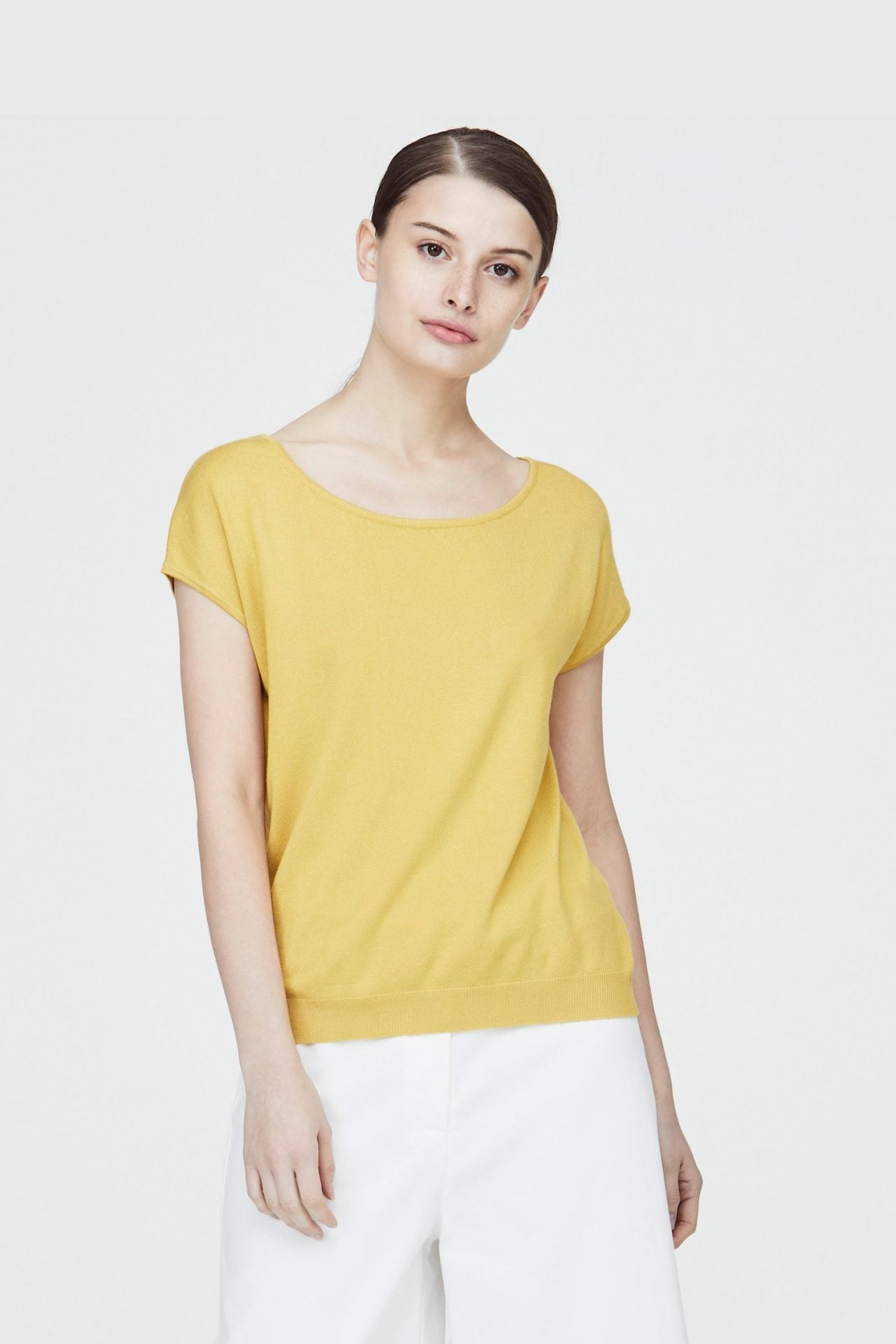 1453 YELLOW ROUND NECK KNIT TOP