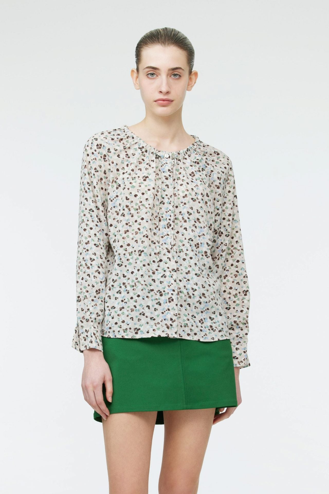 ABL 10957 PRINTED ROUND NECK LONG SLEEVE BLOUSE GREEN FLORAL CROPPED
