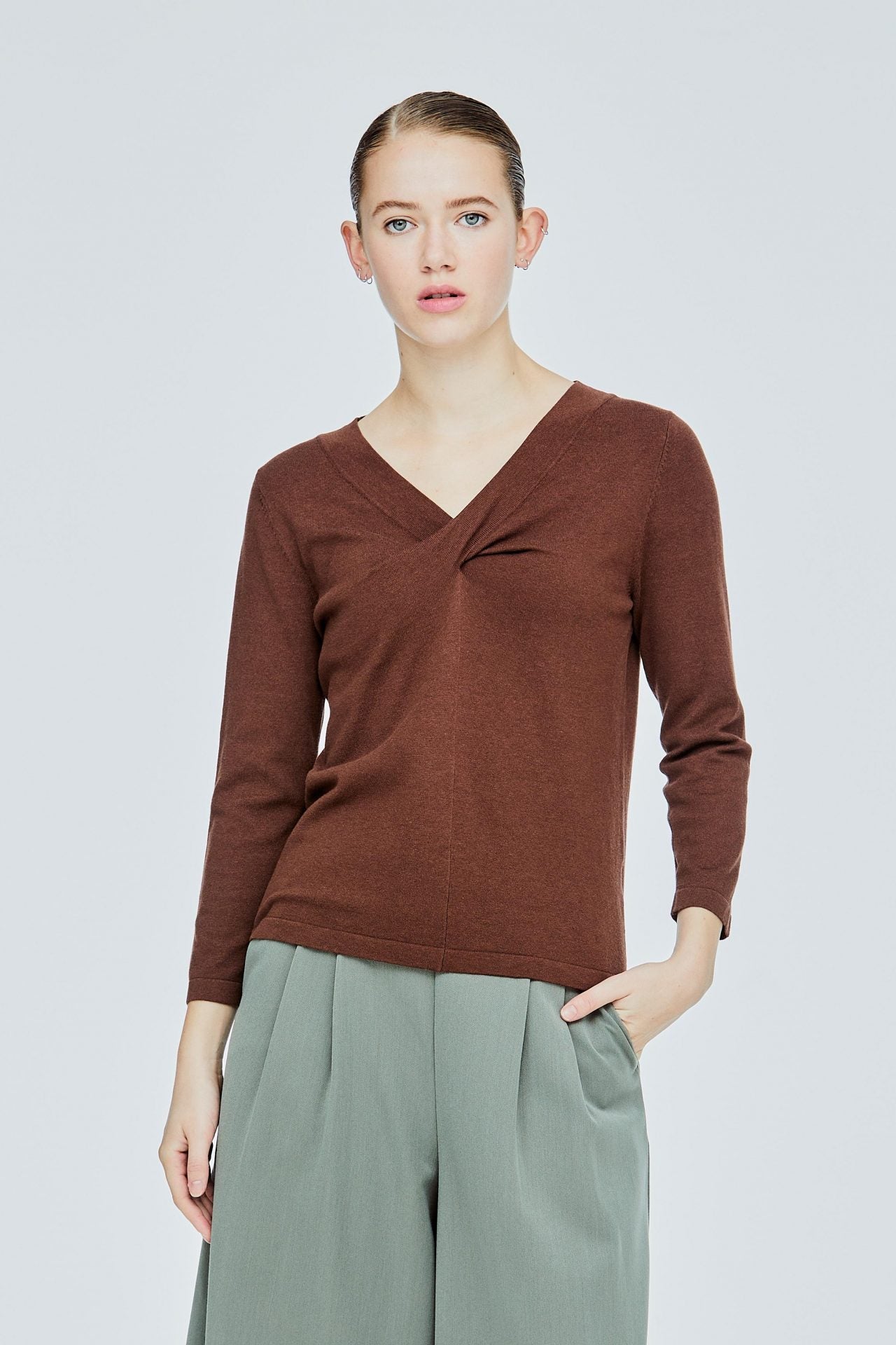 AKL 11513 TWISTED KNIT TOP BROWN