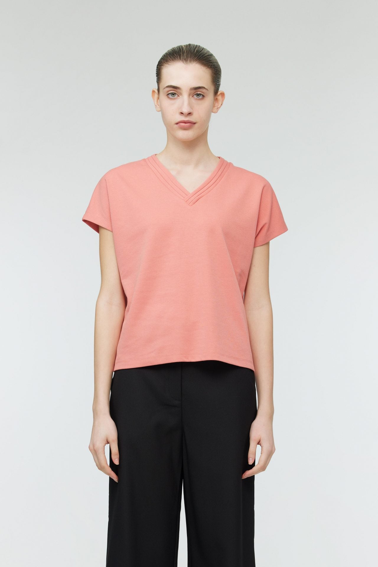 AT 10880 V NECK BASIC BLOUSE SALMON