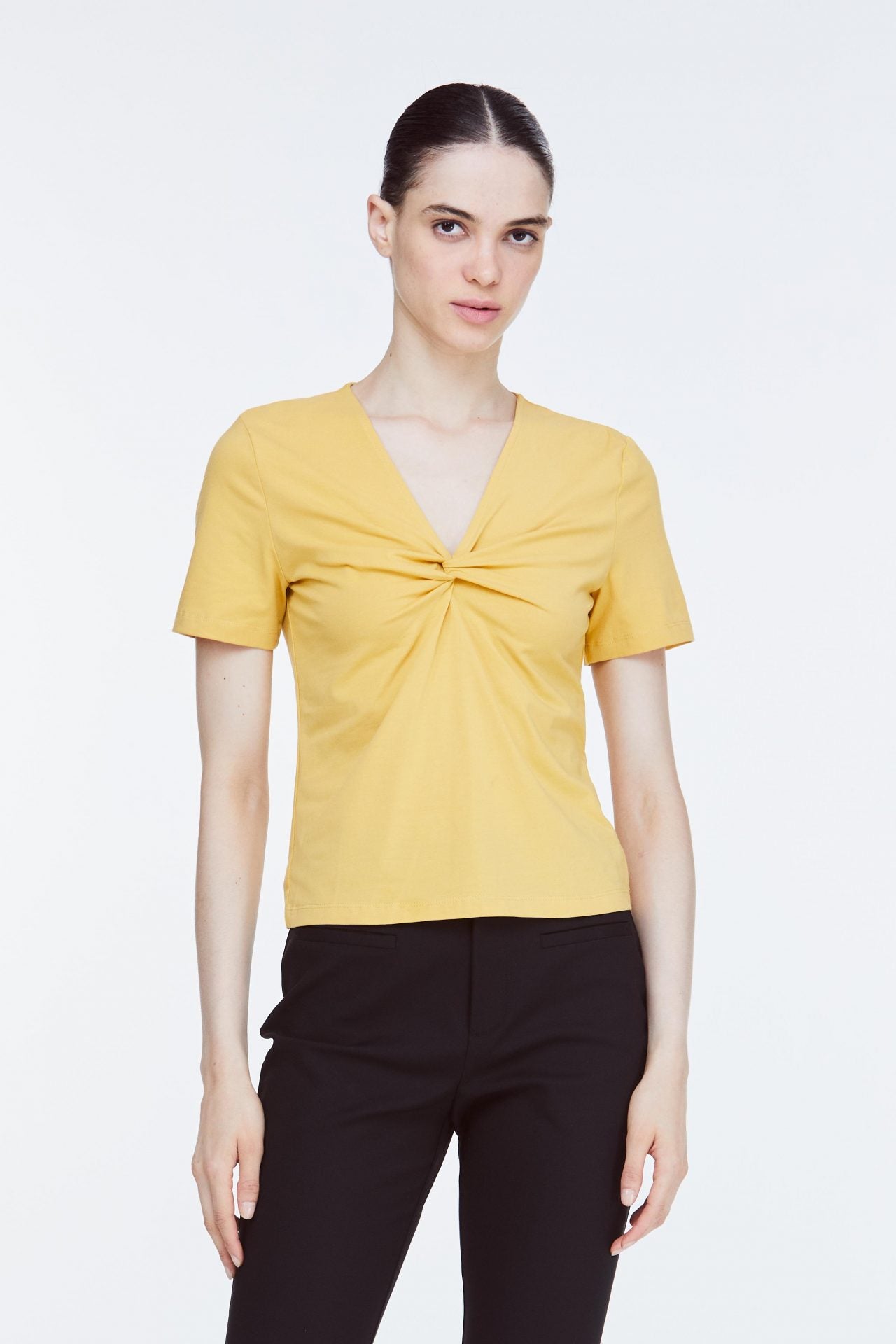 AT 11276 FRONT DETAIL TOP YELLOW