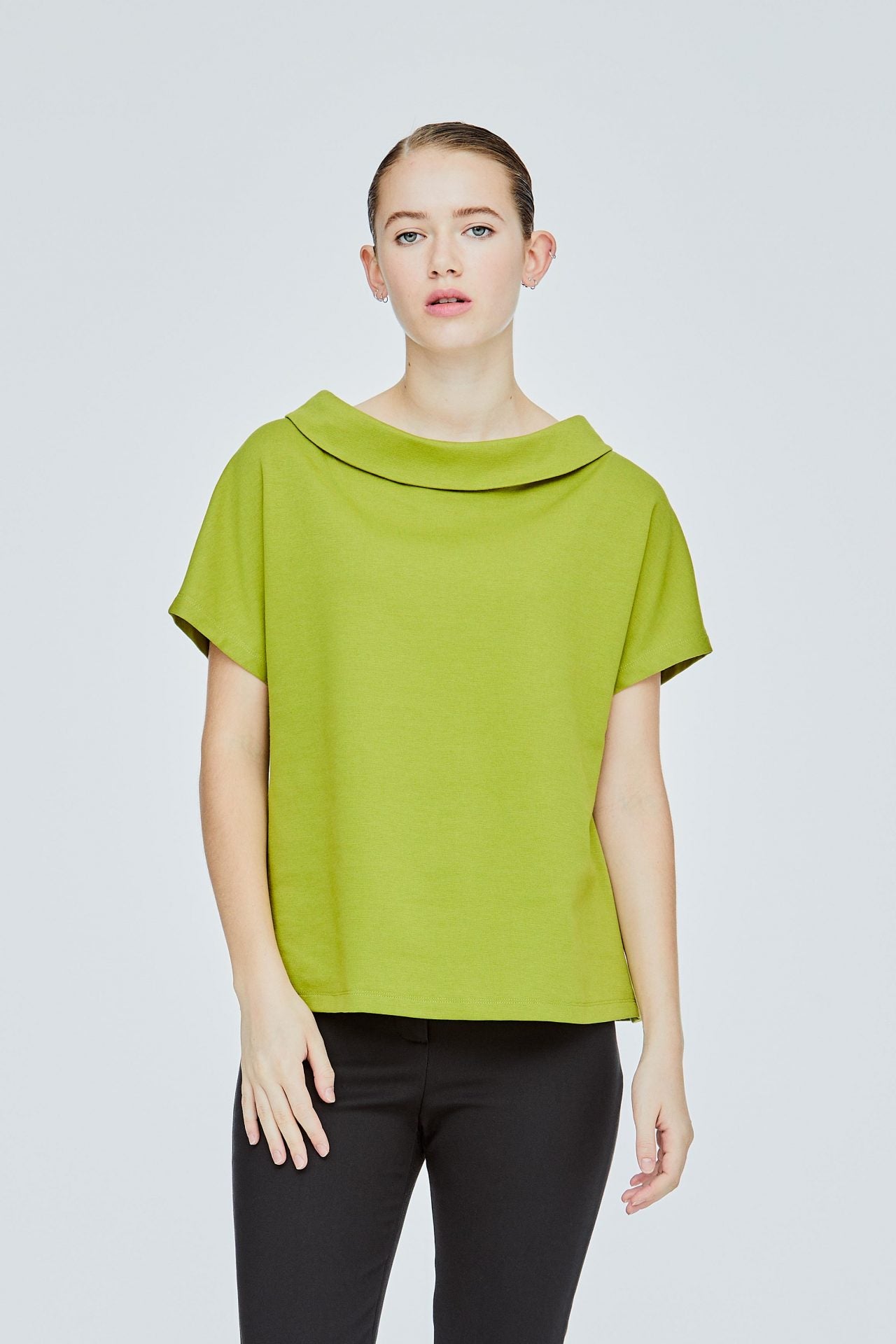 AT 7734 CUFFED NECK TOP OLIVE